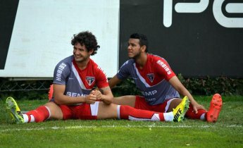 Técnico do São Paulo escala Pato e recém-promovido e promete time ofensivo