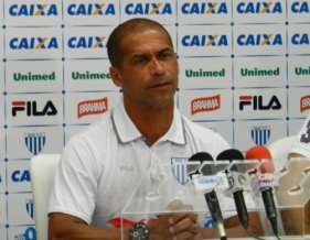 Série B: Avaí muda esquema tático e terá apenas um atacante