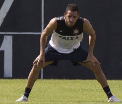 “Meia de vidro” deve ser titular no Corinthians contra o Figueirense