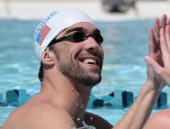 Natação: Phelps ganha primeiro ouro após retorno às piscinas