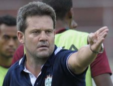 Após novo tropeço, treinador entrega cargo em time da Série B