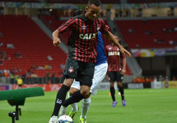 Atlético-PR 1 x 1 Chapecoense – Furacão segue estacionado…