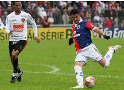 Coritiba nega interesse em atacante de rival