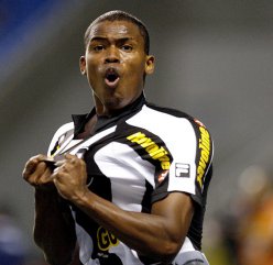 Líder do Brasileirão, Inter tenta a contratação de ex-meia do Palmeiras