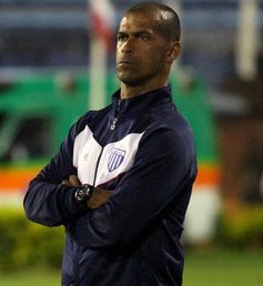 Avaí x Paraná – Crise de um lado, crise do outro