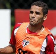Lateral deve voltar ao time do São Paulo no sábado