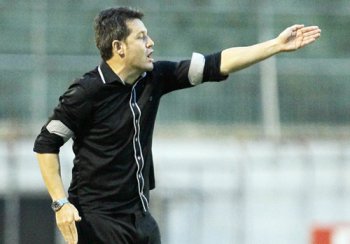 Vitória fica entre dois nomes para anunciar novo técnico