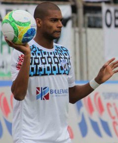 Criciúma contrata lateral campeão paranaense