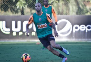 Corinthians volta a priorizar a contratação de atacante do Atlético-MG