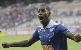 Dedé sofre lesão, mas Cruzeiro descarta cirurgia