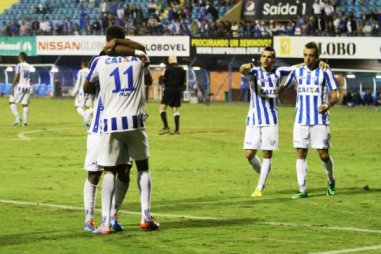 Avaí 2 x 1 Paraná – Paulo Sérgio brilha, Leão vira e sai do descenso