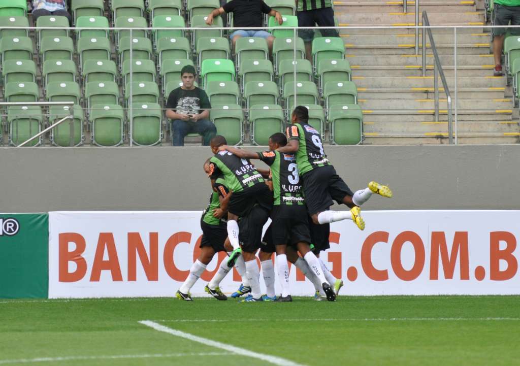 América-MG 3 x 1 Joinville – Com torcida, Coelho se isola na liderança da Série B