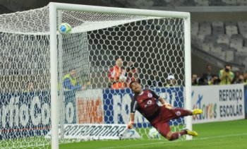 Seleção Futebol Interior da SÉRIE B CHEVROLET com quatro meias e técnico líder