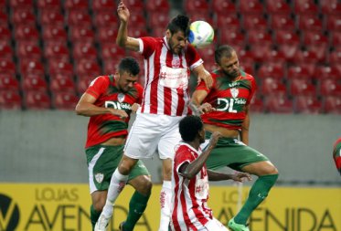 Náutico 2 x 1 Portuguesa – Técnico pé quente aumenta calvário da Lusa