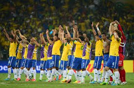 Professor cria artigo comparando Everest a Copa do Mundo