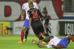 Flamengo 1 x 1 Bahia – Mengo leva no fim e segue em situação delicada