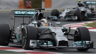 Fórmula 1: Sob chuva, Alonso supera Hamilton e lidera 2º treino