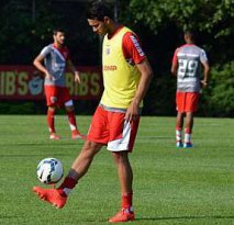 Volante vê goleada sofrida pelo São Paulo como ‘acidente’
