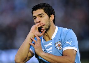 Copa 2014: Após cirurgia, Suárez garante: ‘Estarei na Copa’
