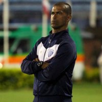 Série B: Atacante e lateral-direita são as prioridades no Avaí