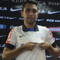 Criticado, Mano ganha apoio de jogadores do Corinthians