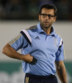 Alberto Valentim elogia Henrique e destaca garra do Palmeiras