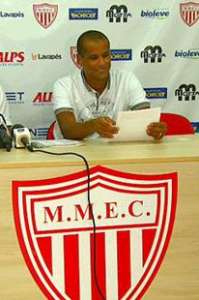 Virou Coreia do Norte? Rivaldo 'exclui' Mogi Mirim da internet e do Facebook