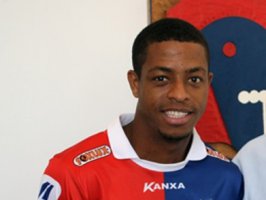 Série B: Com proposta do rival, atacante falta ao treino no Paraná