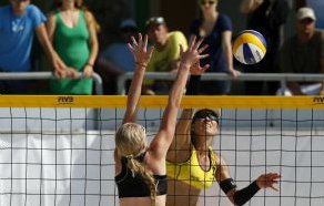 Vôlei de Praia: Juliana/Maria Elisa vence mais uma e vai às oitavas