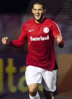 Rafael Moura não treina e desfalca o Internacional em Caxias