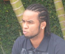 Meia polêmico não treina e desfalca Botafogo contra o Vitória