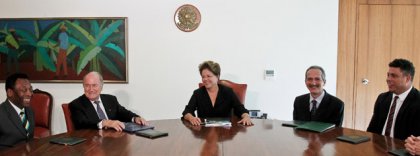 Copa 2014: Dilma fica surpresa com críticas de Ronaldo a atrasos