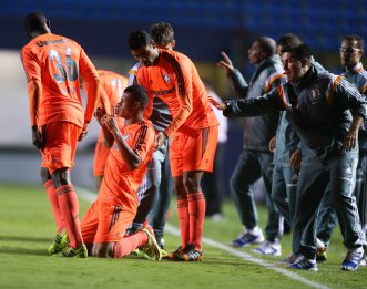 BRASILEIRO CHEVROLET: Fluminense dorme na liderança e São Paulo se reabilita