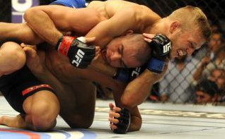 UFC: Renan Barão é dominado por TJ Dillashaw e perde cinturão 3 0002048192031 img
