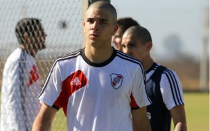 Argentino: Filho de Simeone é supercampeão argentino pelo River Plate
