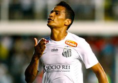 Oswaldo minimiza pressão e diz ainda contar com Cícero no Santos