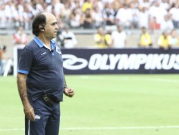 Com três atacantes, seleção do BRASILEIRÃO CHEVROLET tem técnico líder