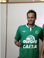 Afastado por indisciplina, volante negocia para deixar a Chapecoense