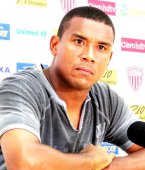 Série B: Ex-zagueiro do Sampa e mais três deixam o Vila Nova