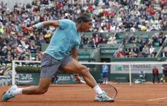 Tênis: Com ‘pneus’, Nadal arrasa na estreia em Roland Garros