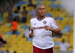 Atacante “gordinho” do Flu ignora descanso e vai a campo em busca de ritmo