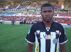 Série B: Náutico fica próximo de acerto com atacante dispensado por clube da Série A