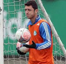 Meia “encostado” por Kleina deve ser titular no Palmeiras na quarta