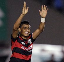 Com lesão muscular, meia vira desfalque no Flamengo