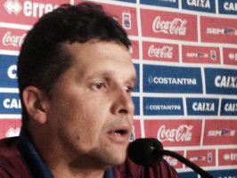 Série B: Treinador do Paraná descarta entregar o cargo