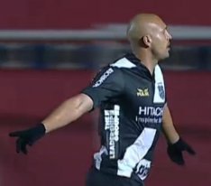 Blog do Ari: Vitória suada da Ponte Preta não encobre os erros 3 0002048193319 img