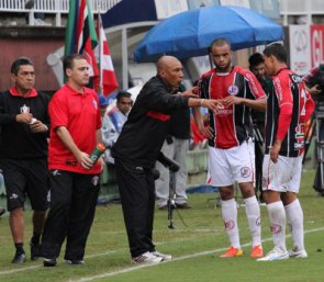 Série B: Técnico do Joinville revela chegada de reforços
