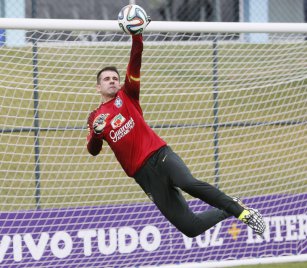 Copa 2014: Completa, Seleção realiza primeiro treino com bola
