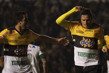 Criciúma 1 x 0 Coritiba – Tigre vence e afunda Coxa na crise