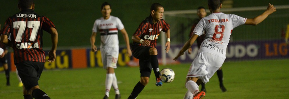 Atlético-PR 2 x 2 São Paulo – Luis Fabiano estraga a dança do “Cléo”